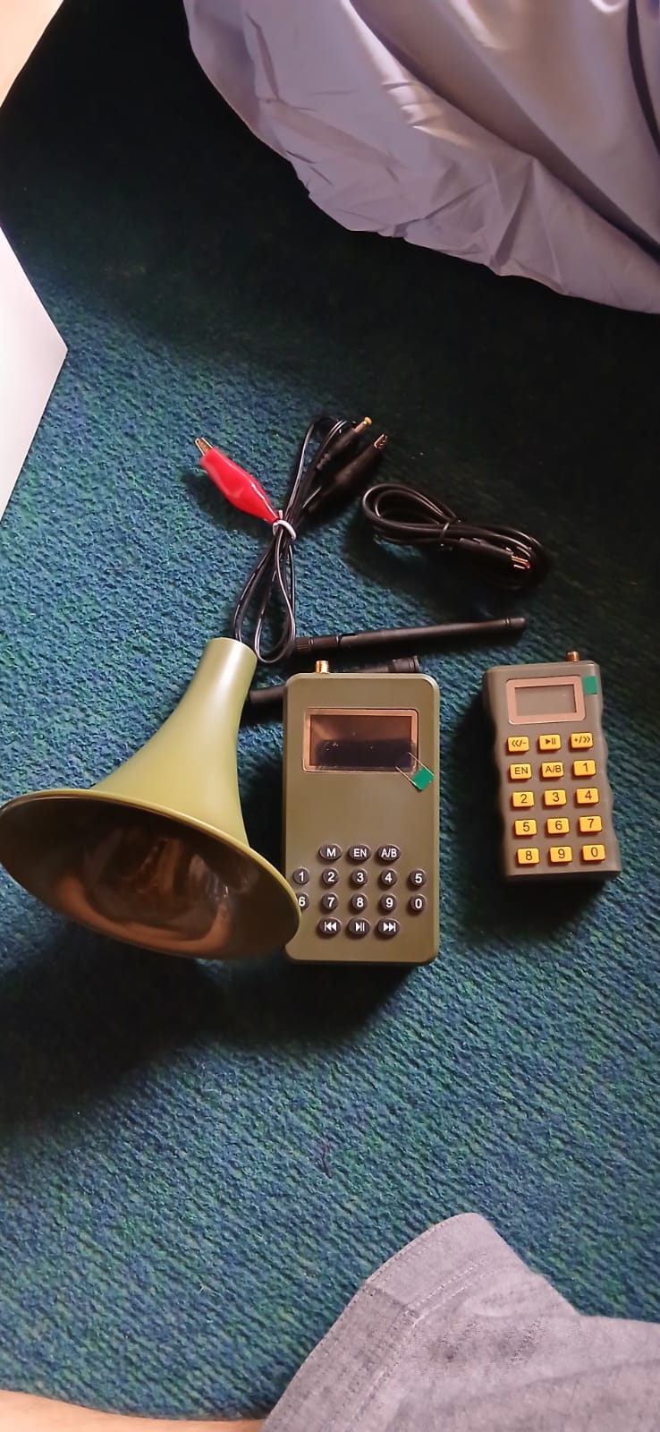 Electronic hunting bird caller full kit with horn speaker and remote